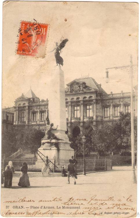 027  SERIE ORAN  MONUMENT PLACE D ARMES.JPG
